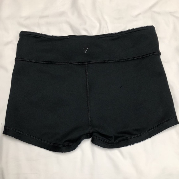 Ivivva Rhythmic Short Reversible - Picture 3 of 5